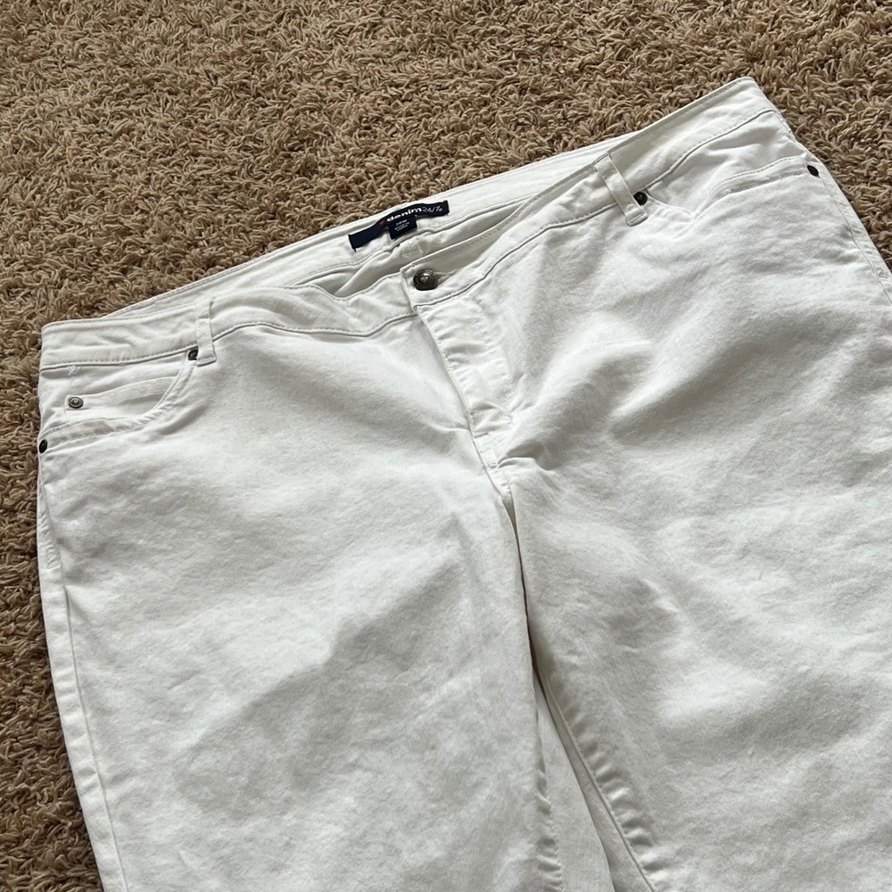 Denim 24/7 Women's White Straight Leg Jeans Size 20W